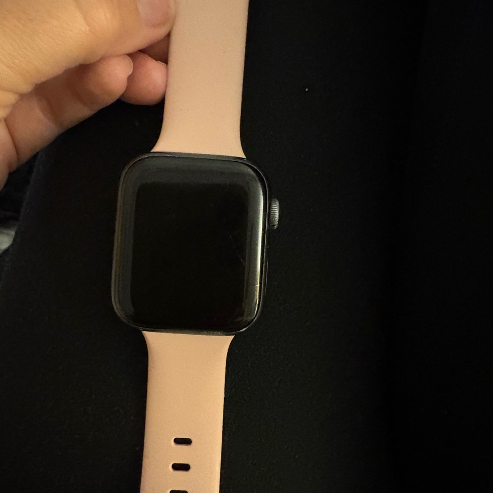 Apple Watch Series 6 (GPS) 44mm band included (in light pink)